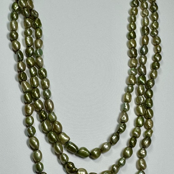 Green Freshwater Pearl Strand Necklace 48in Strand - Picture 2 of 5